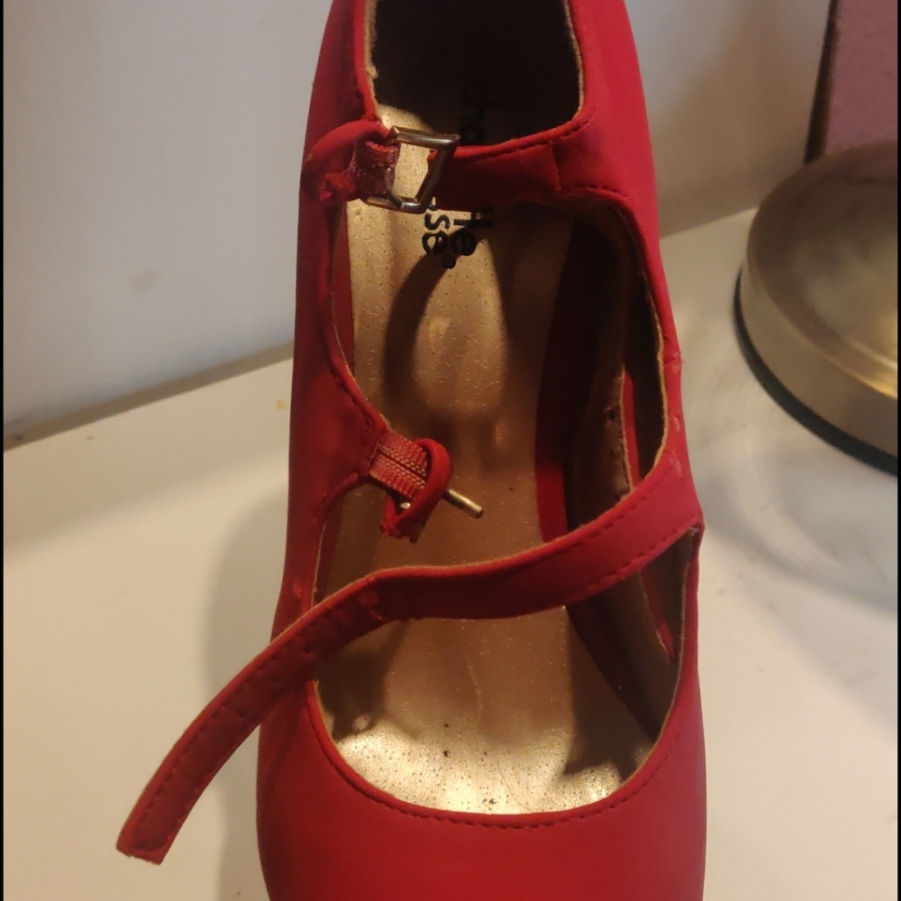 Red heels - Picture 2 of 5